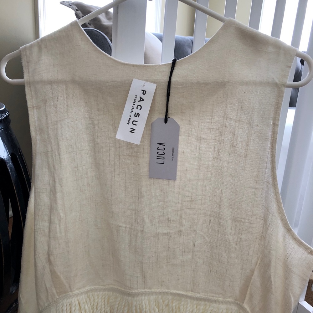 Brand new Pacsun linen top.  Size medium